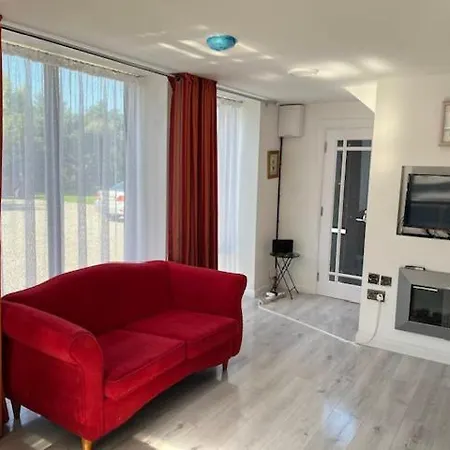 Holiday home Sutton Coach House *